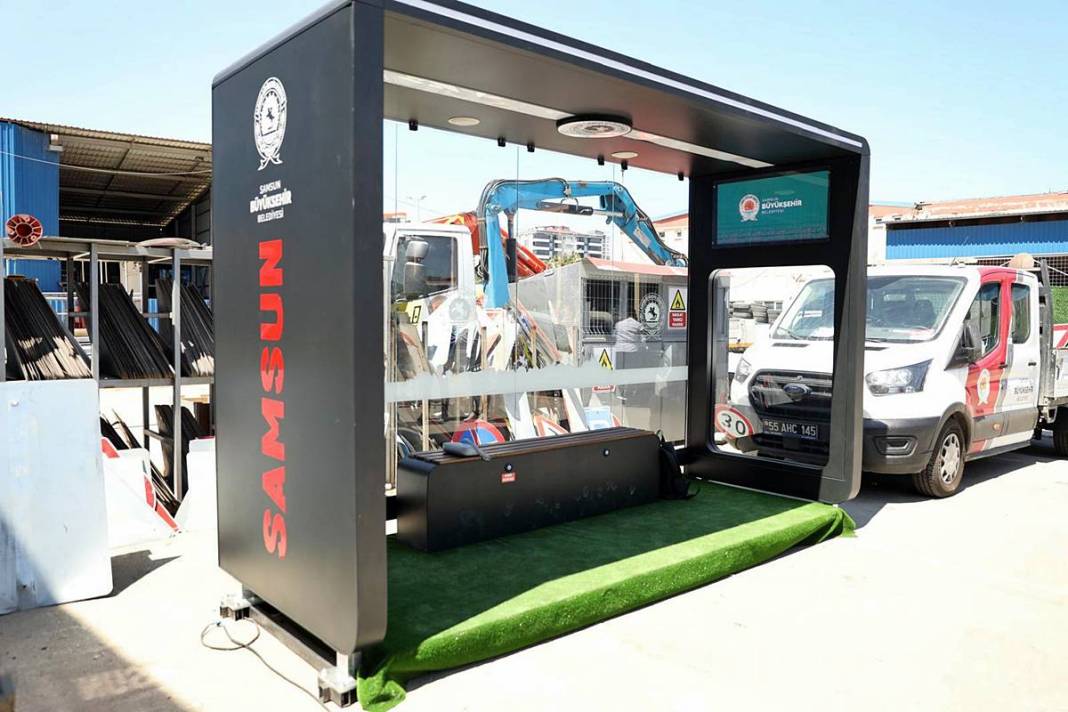 Otobüs beklemek hiç bu kadar 'cool' olmamıştı! Samsun'a dijital duraklar geliyor 4